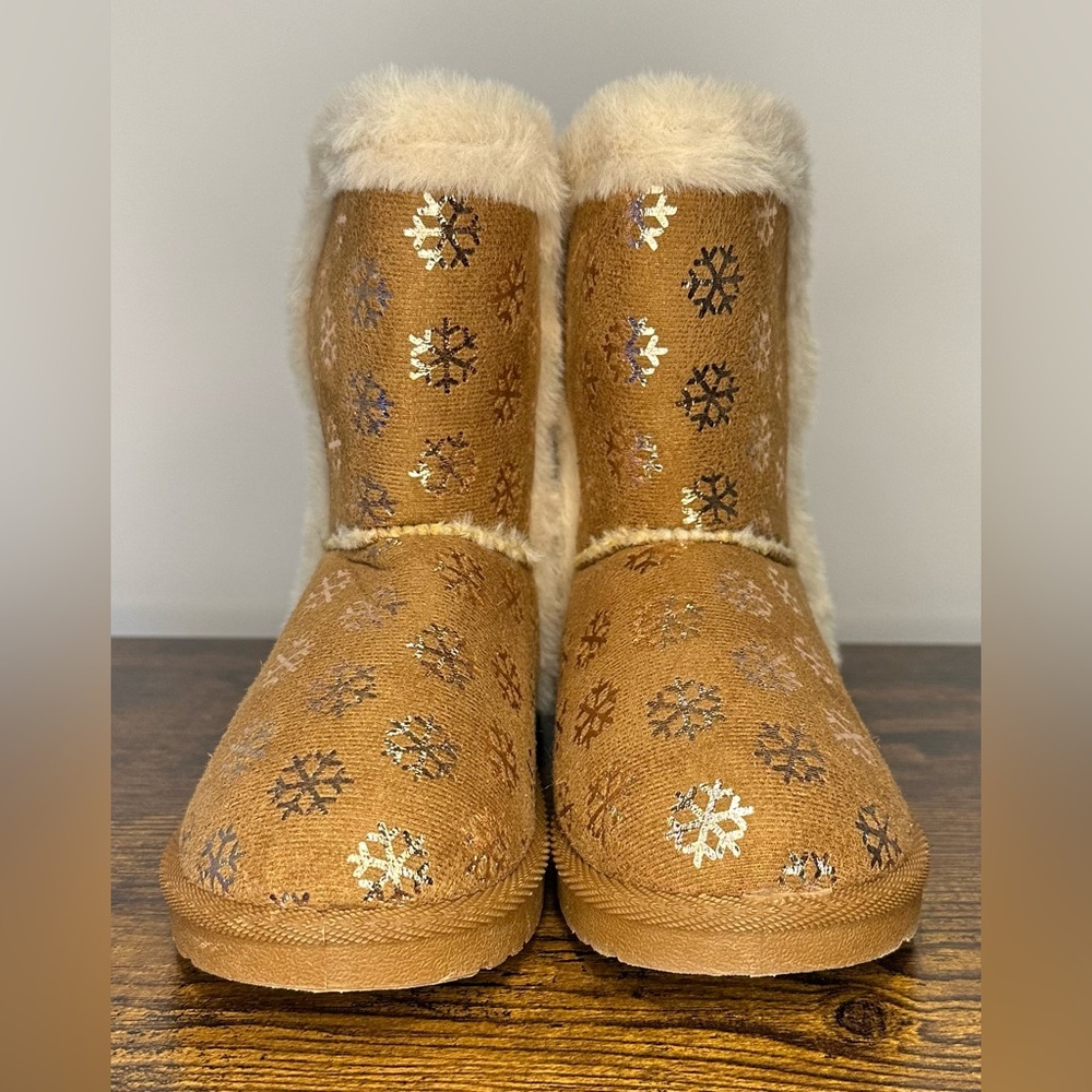Olivia Miller Girls Chestnut Snow Days Boots NWT Size Girls 3 - Picture 7 of 7